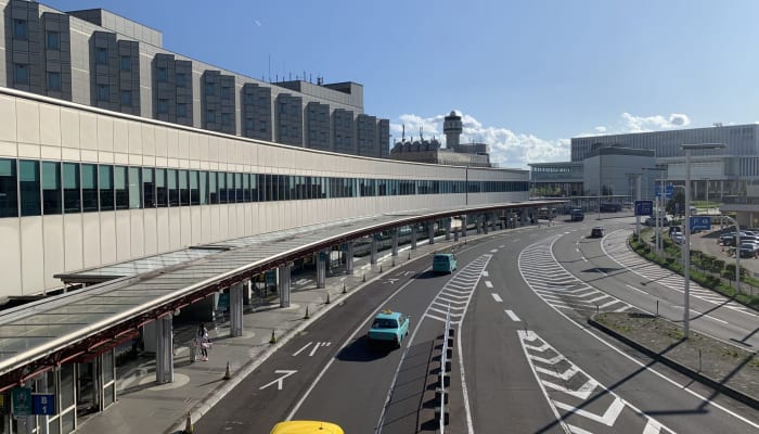 <img src="https://parkinggod.jp/parkinggod/new-chitose-airport/" alt="新千歳空港の駐車場">