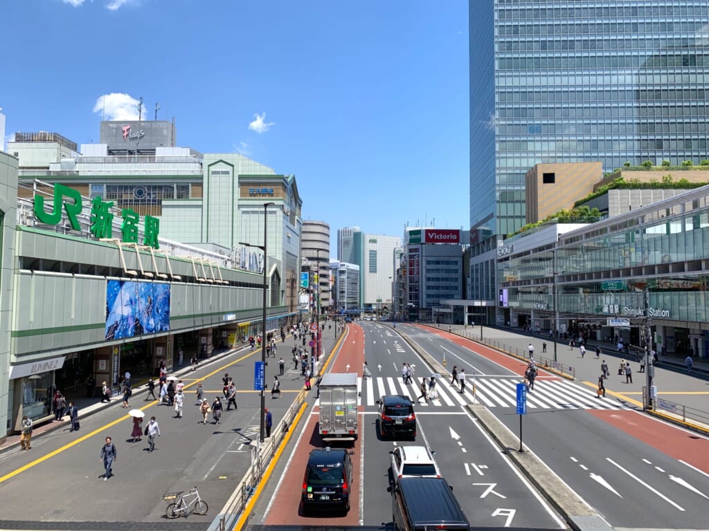 新宿駅南口 新宿高島屋 厳選16駐車場 ランチ セール 割引で混雑回避 安いのはここ 駐車場の神様